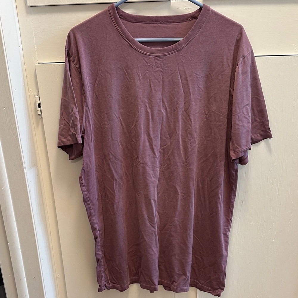 lululemon athletica Men's Plum Short Sleeve Tee XL